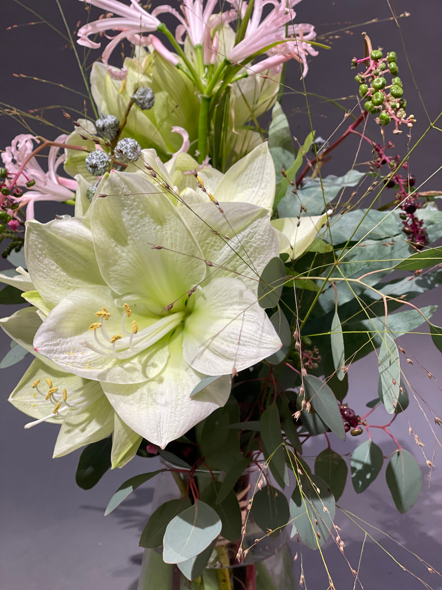 Medium size winter bouquet